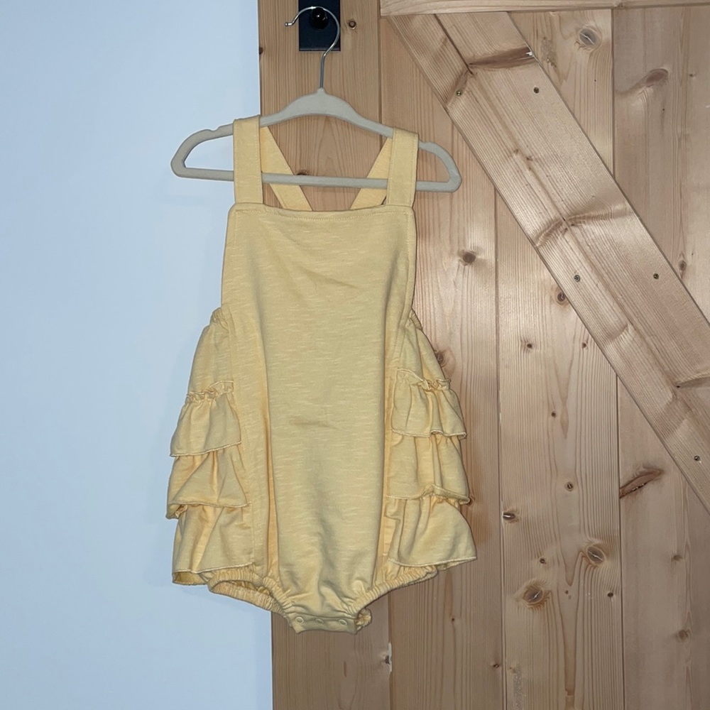 GERBER Modern moments nwt yellow jumper 24 months